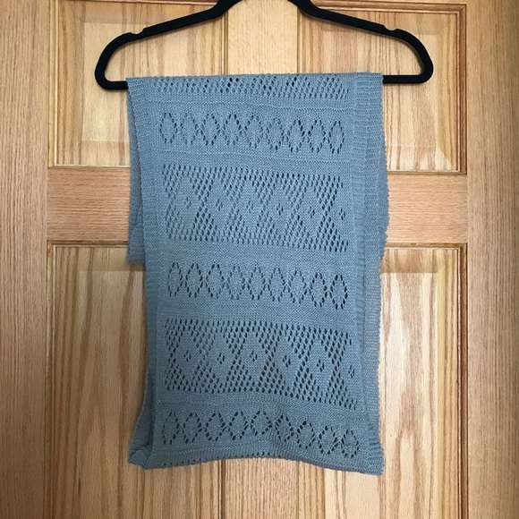 ✨HOST PICK✨ Gray Knit Infinity Scarf - Picture 2 of 2